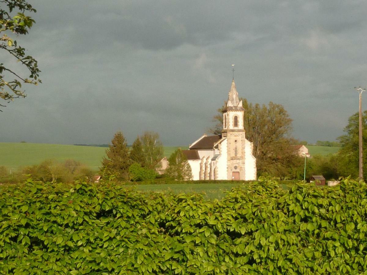 Gite Le Tremblay Thianges Exterior foto